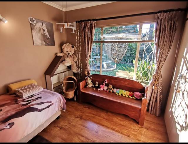 4 BEDROOM HOUSE FOR SALE IN VAALPARK